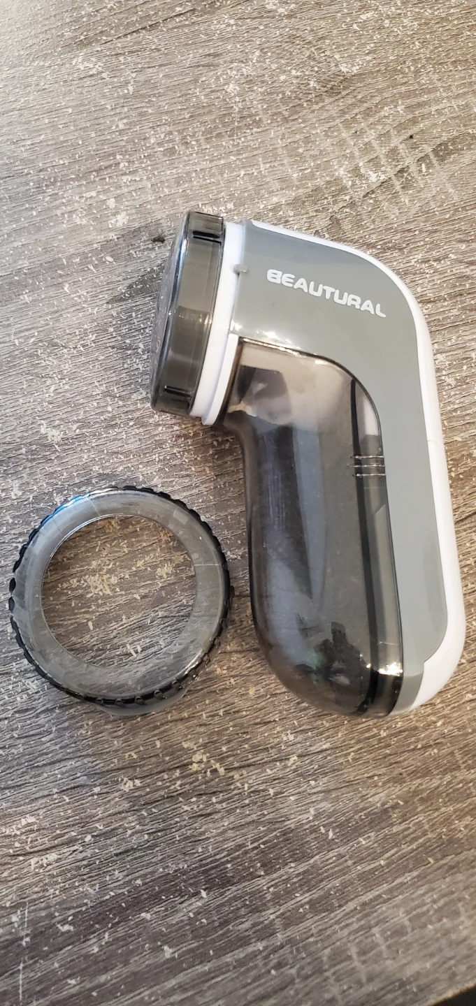 Like New Fabric Shaver (Comes w/batteries)