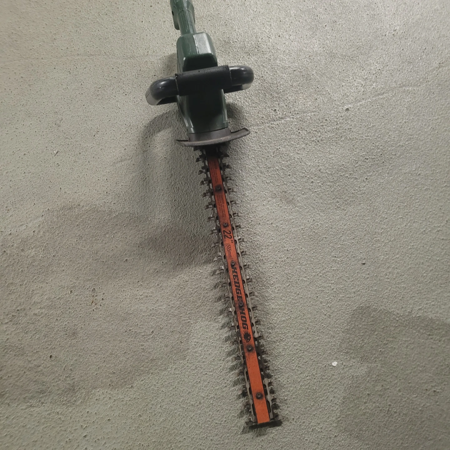 Black & Decker Hedge Hog 22-inch Hedge Trimmer