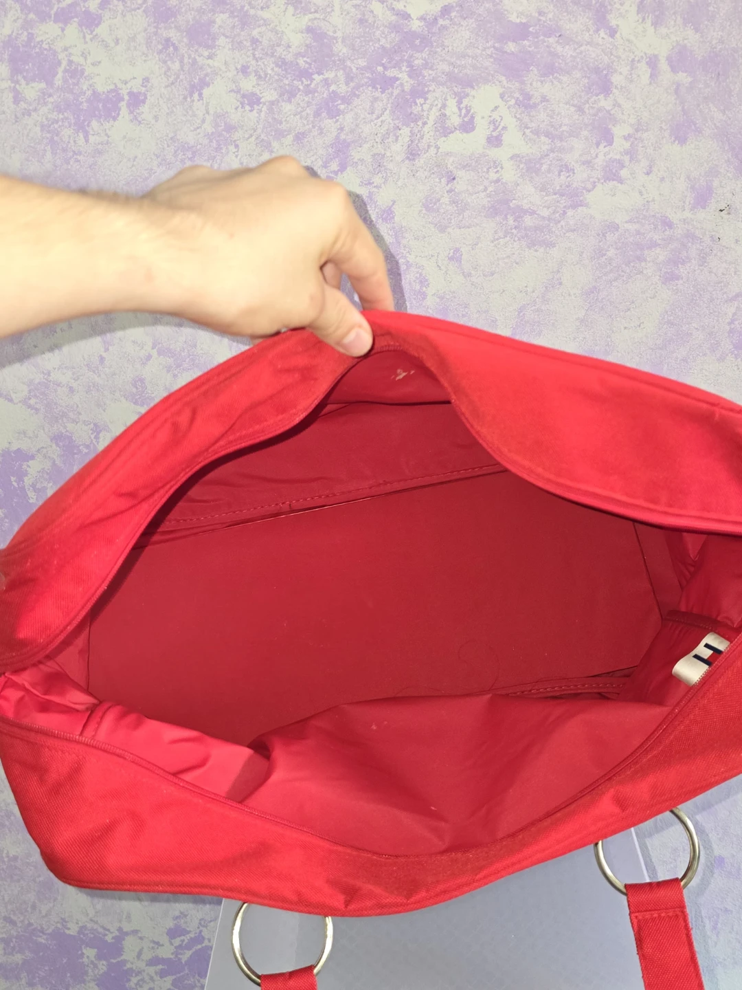 Red Tommy Hilfiger Duffel Bag - photo 5
