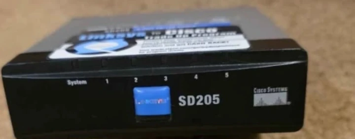 Linksys SD205 5-Port 10/100 Switch - photo 4