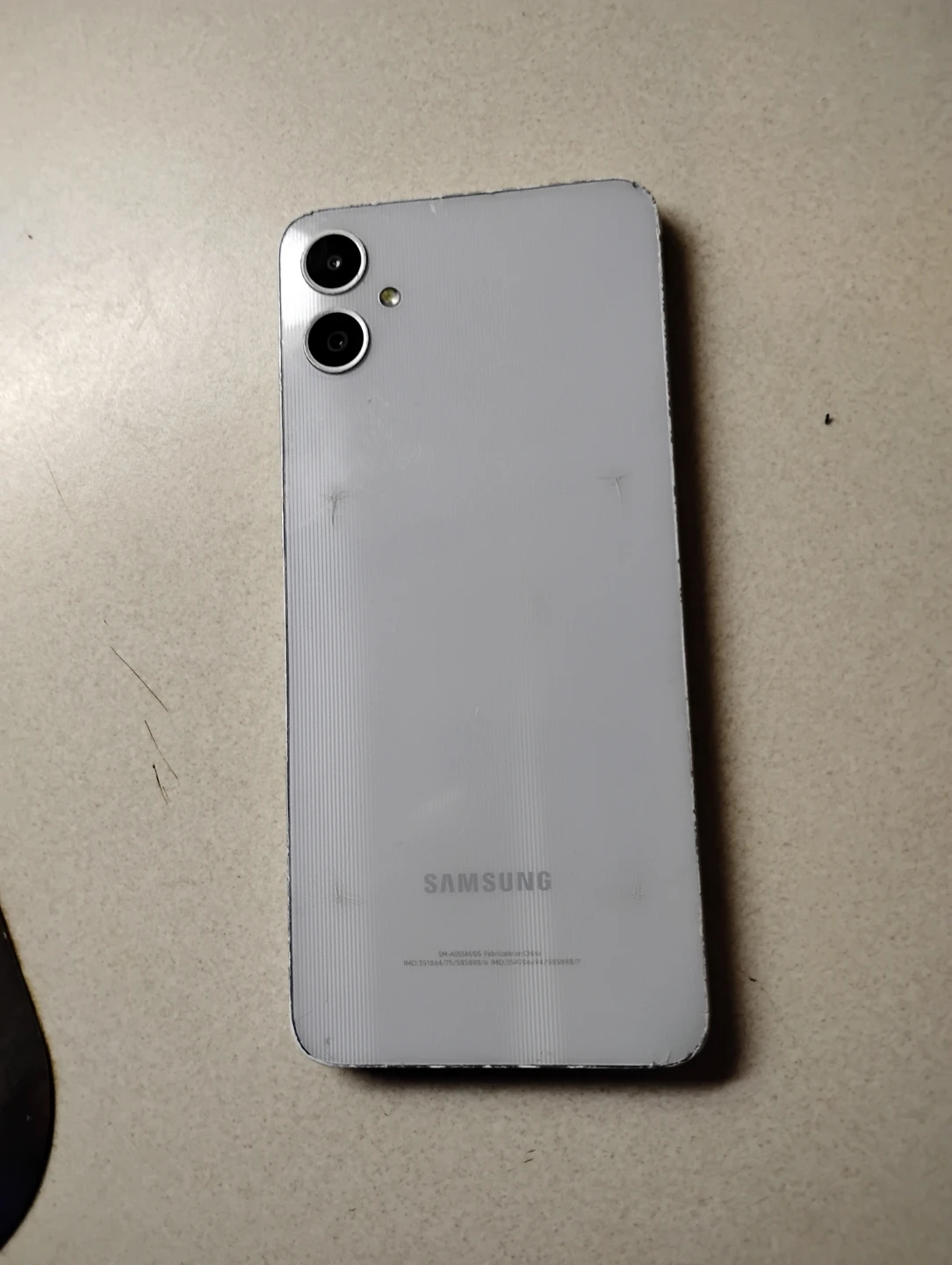 Samsung Galaxy Smartphone 64GB Storage.Small screen cracked line - photo 2