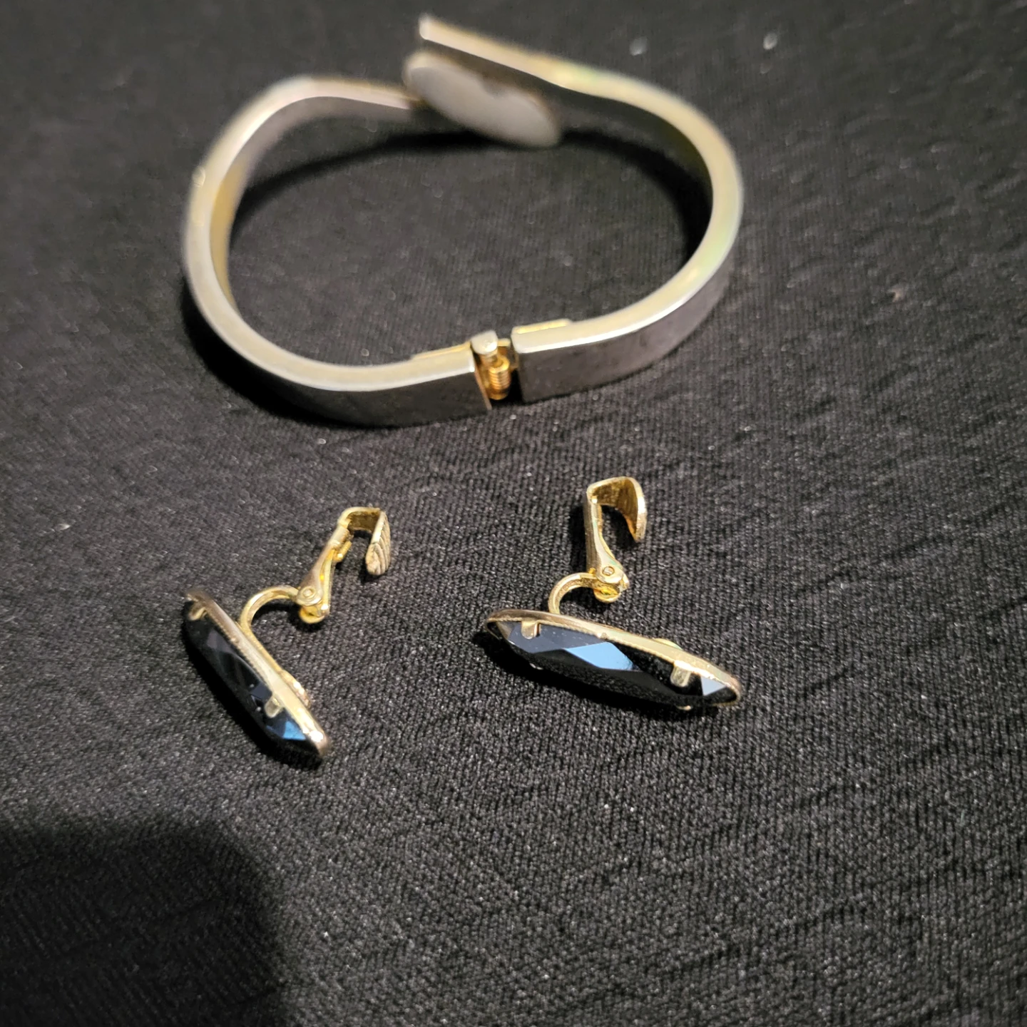 Vintage Black Stone Bracelet and Clip-on Earring Set - photo 2
