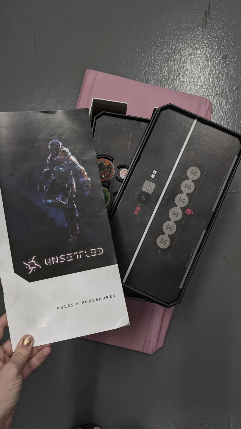 "Unsettled" cooperative wacky sci-fi board game - photo 4