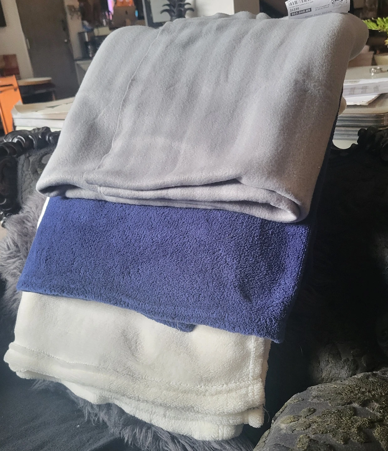 IKEA fuzzy Throws Set