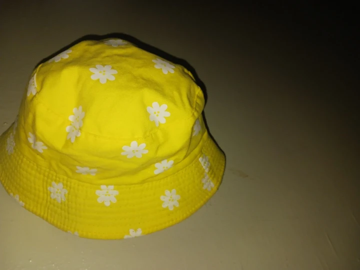 🏈 Yellow Daisy Print Bucket Hat