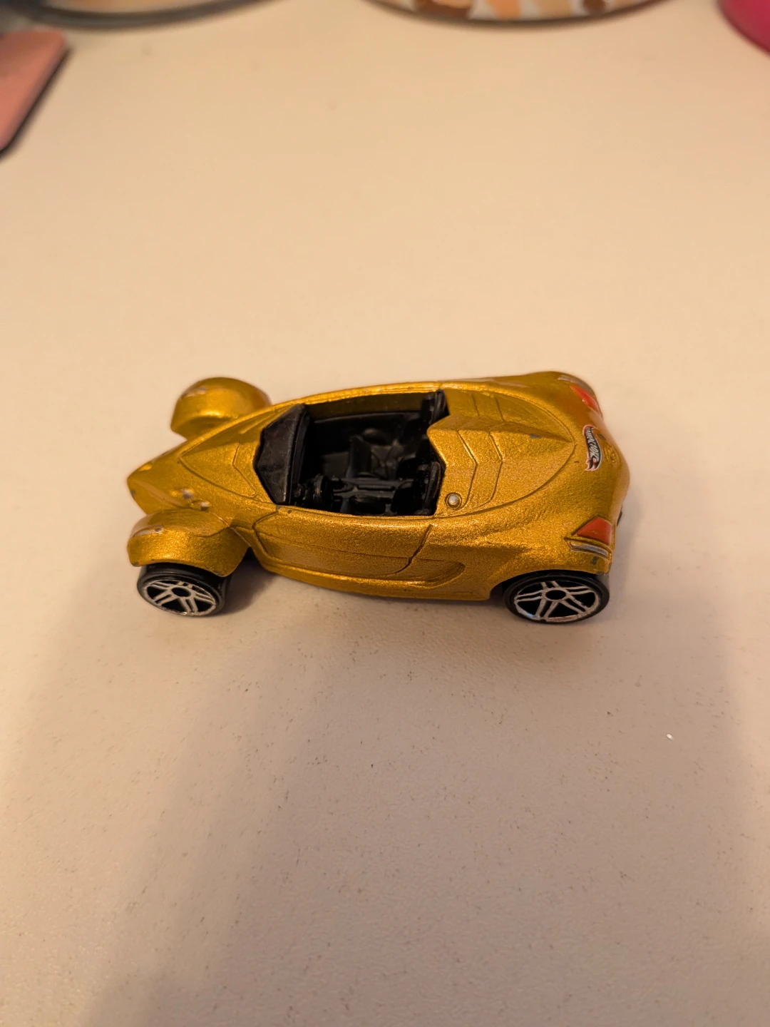 Gold Hot Wheels toy car - photo 3