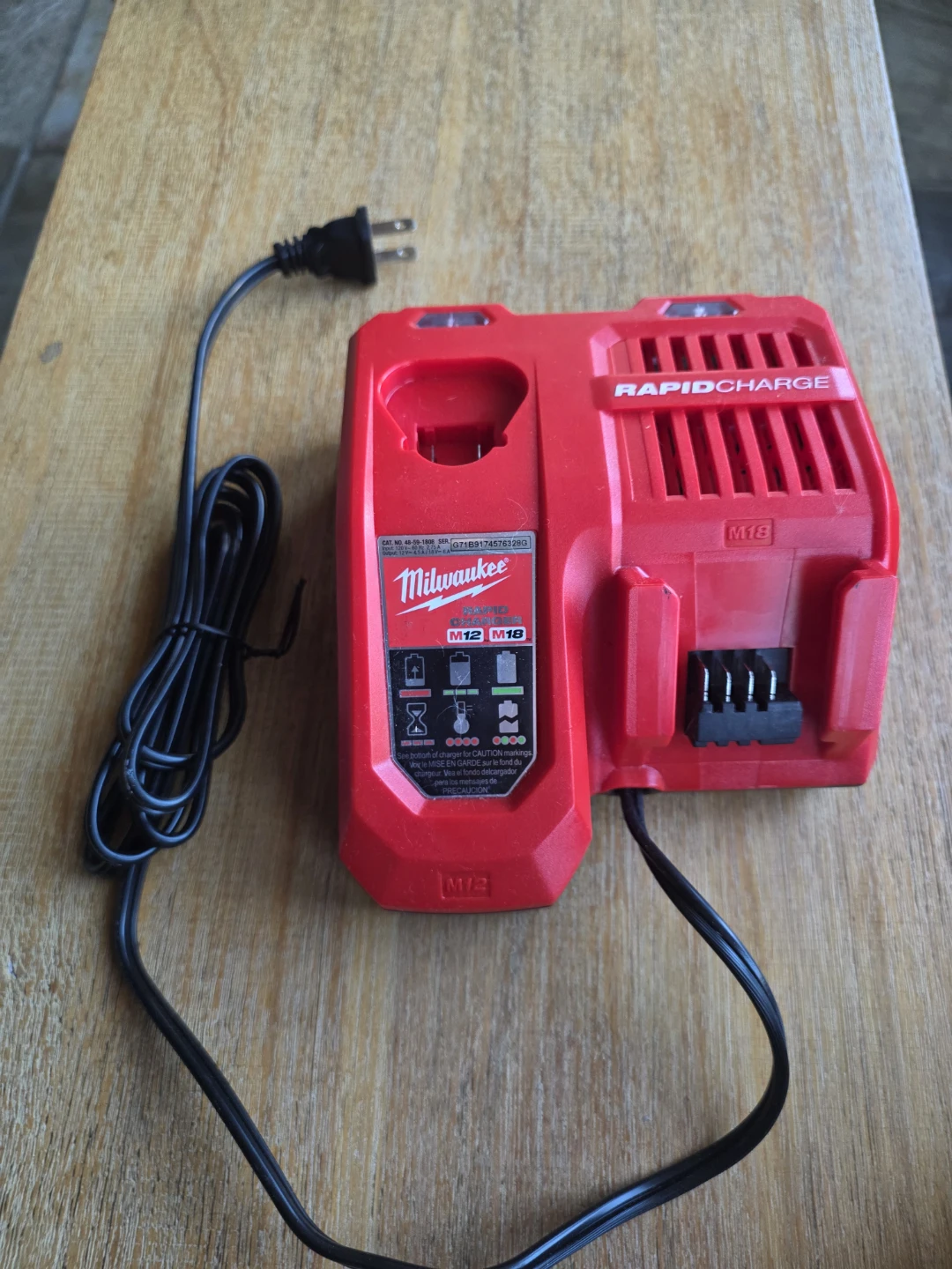 Milwaukee M12 and M18 Rapid Charger
