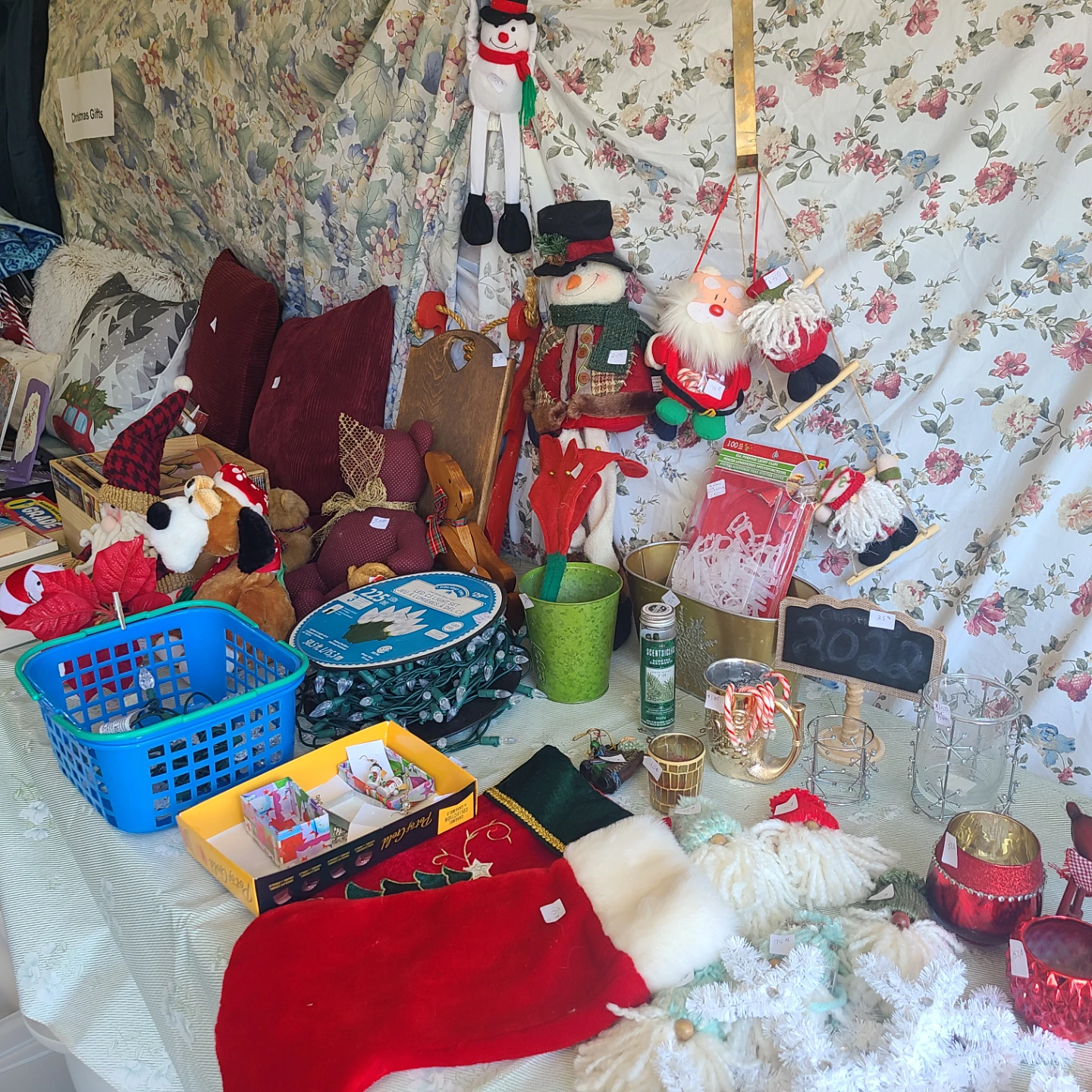 Horizon Village Glenwood garage sale