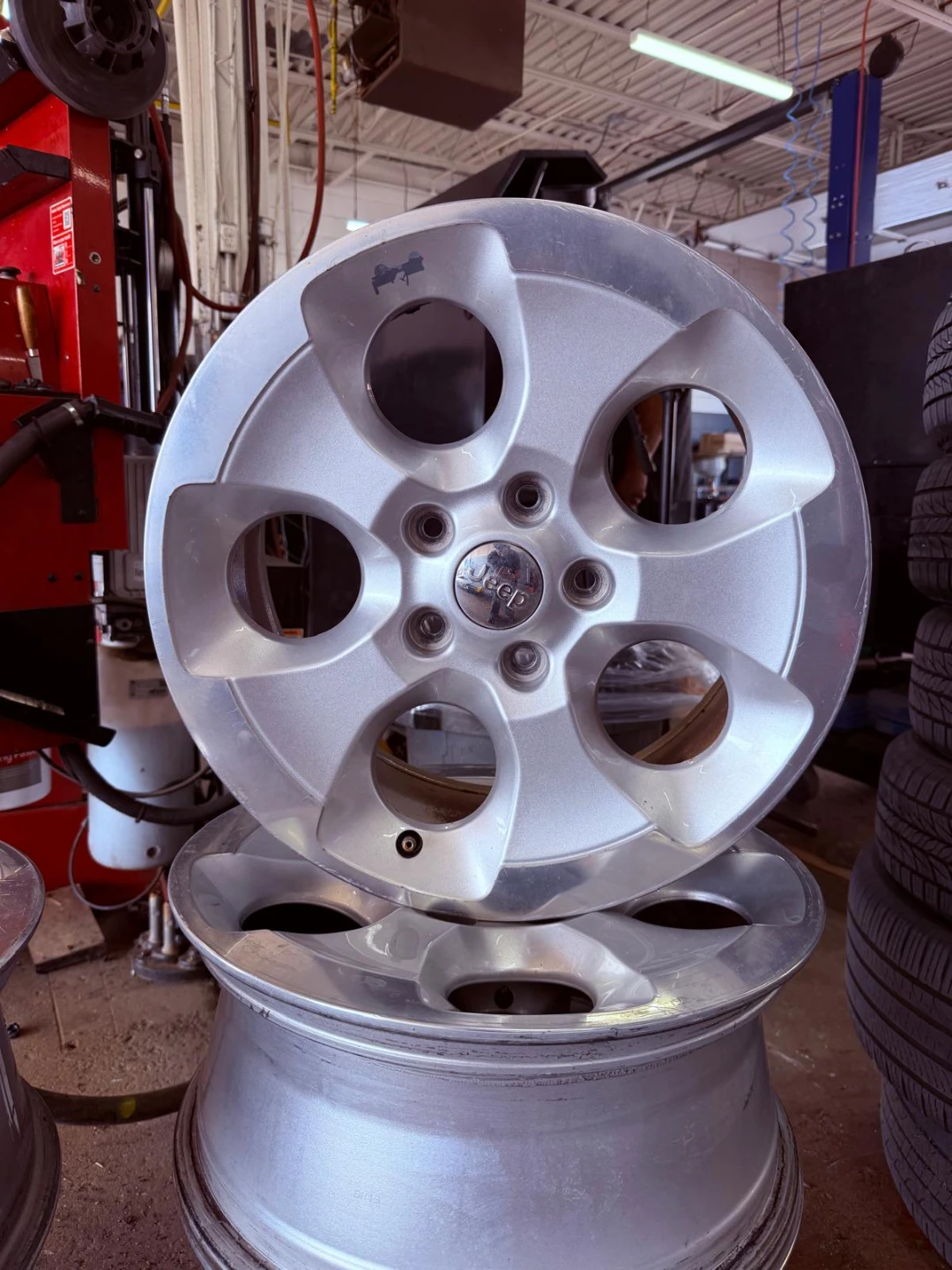 Jeep 18-inch Alloy Wheel Rim with working TPMS