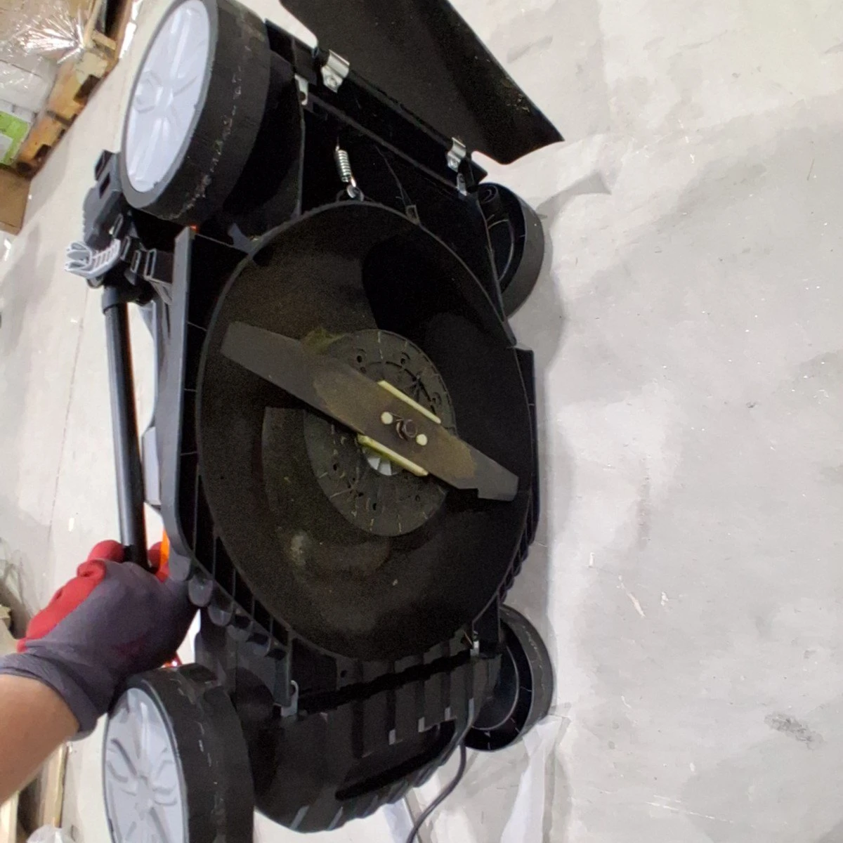 LiTHELi Cordless Lawn Mower - photo 2