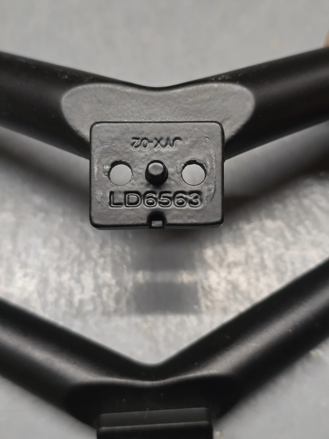 Rca TV legs (RTRQ6522-US) - photo 5