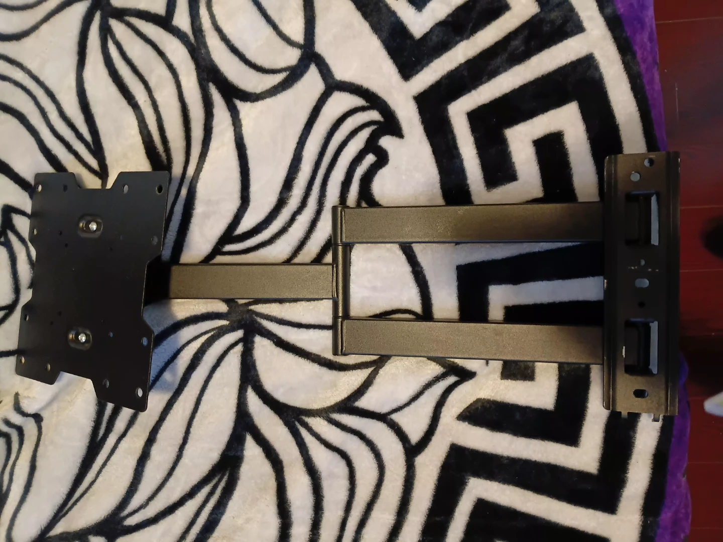 Full-motion TV Wall Mount Bracket