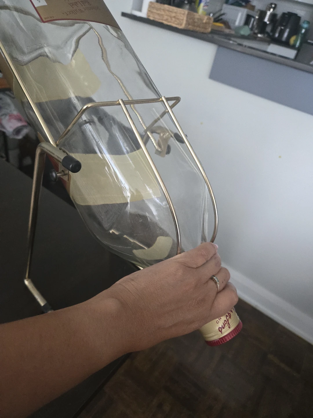 Vintage Johnnie Walker Red Label Bottle Swinging Stand - photo 4