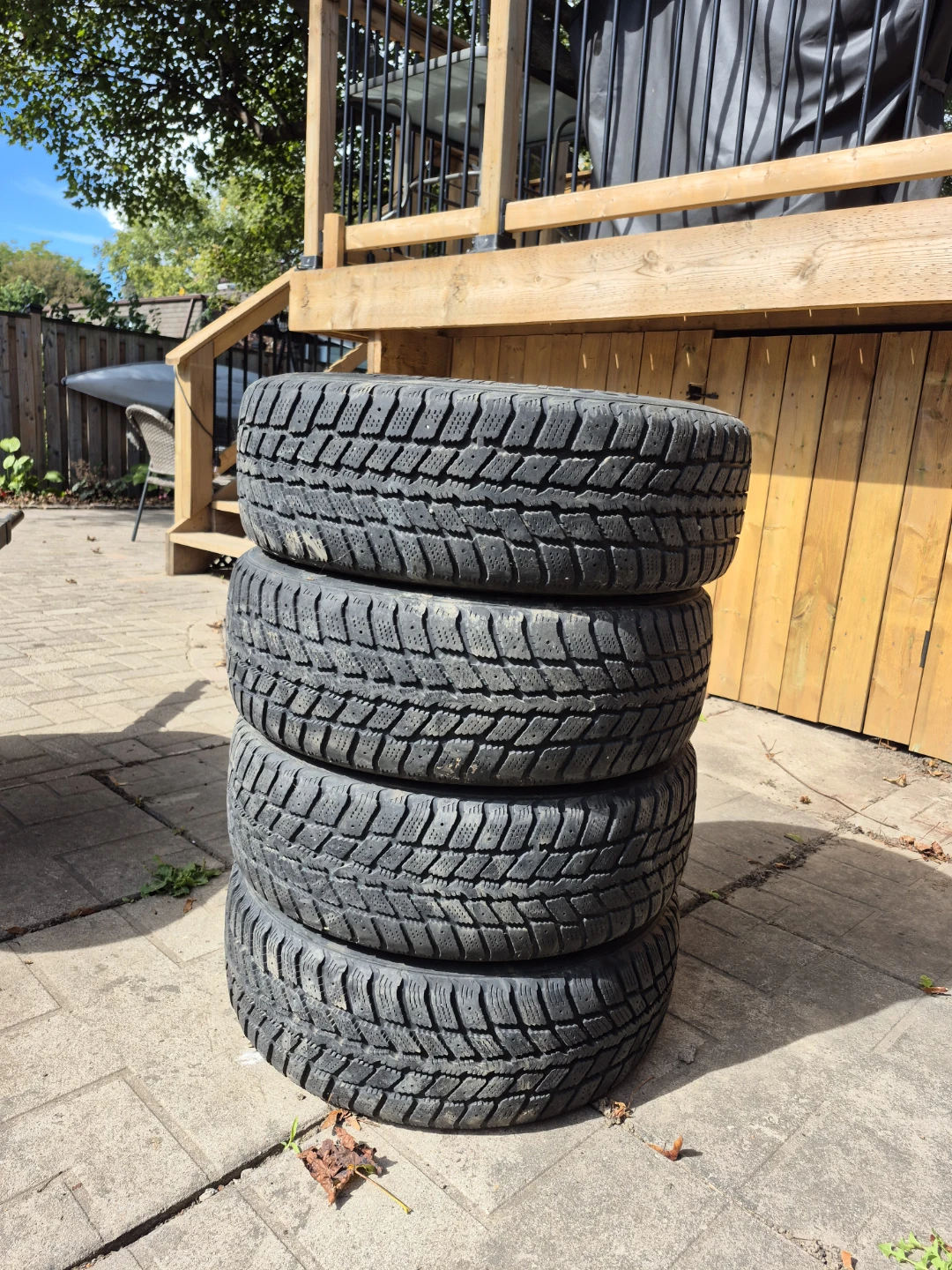 Set of 4 Arctic Winter  WS321Tires -  215/60R16