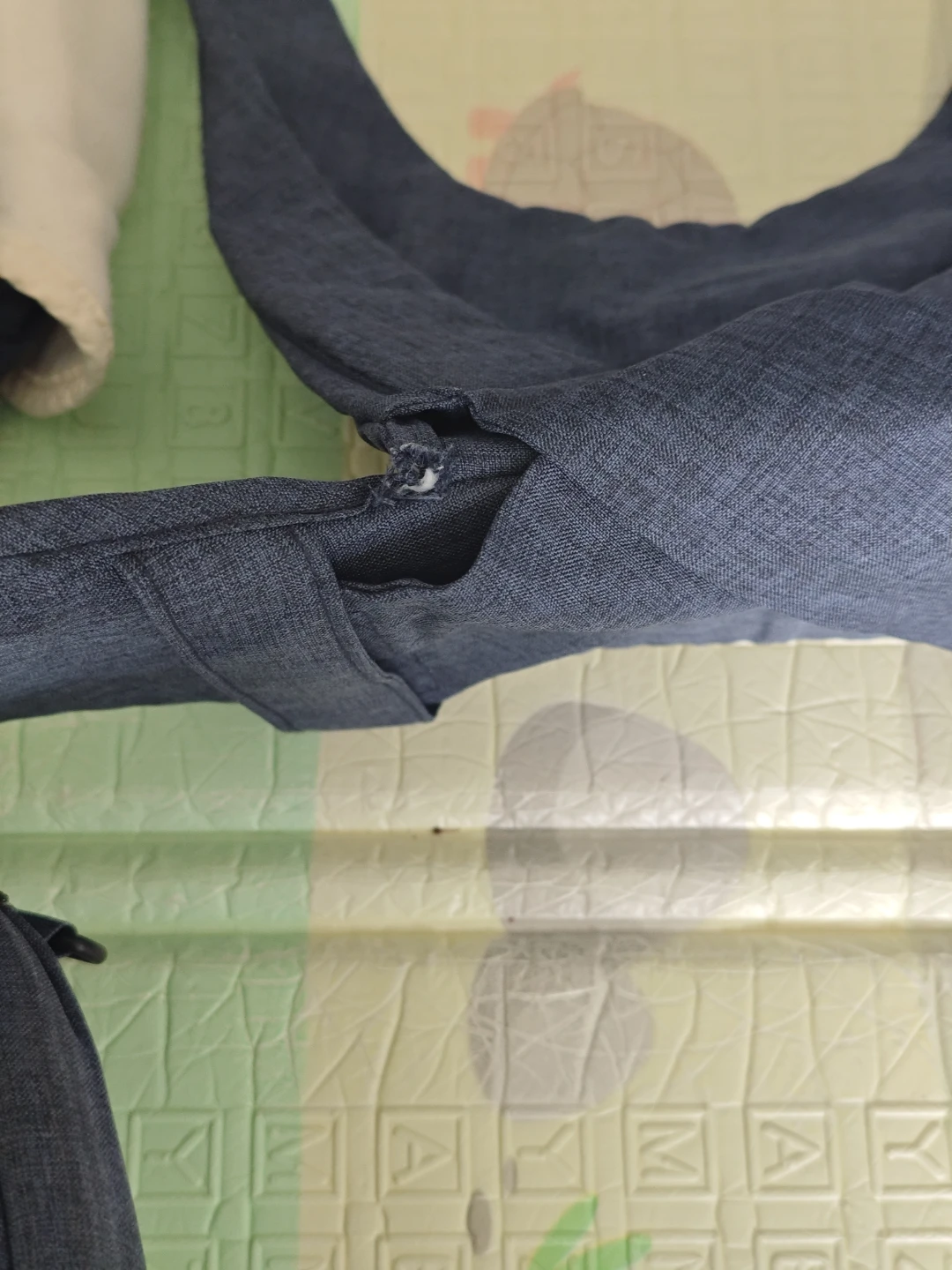 i-angel Hip Seat Baby Carrier - photo 3