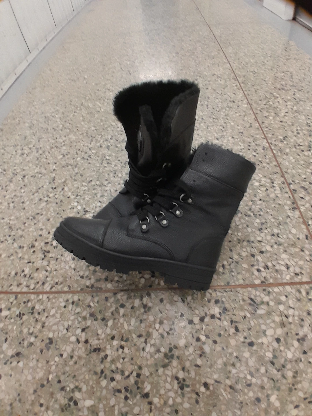 Pajar Black Fur-Lined Winter Boots Women's Size 8 - photo 2