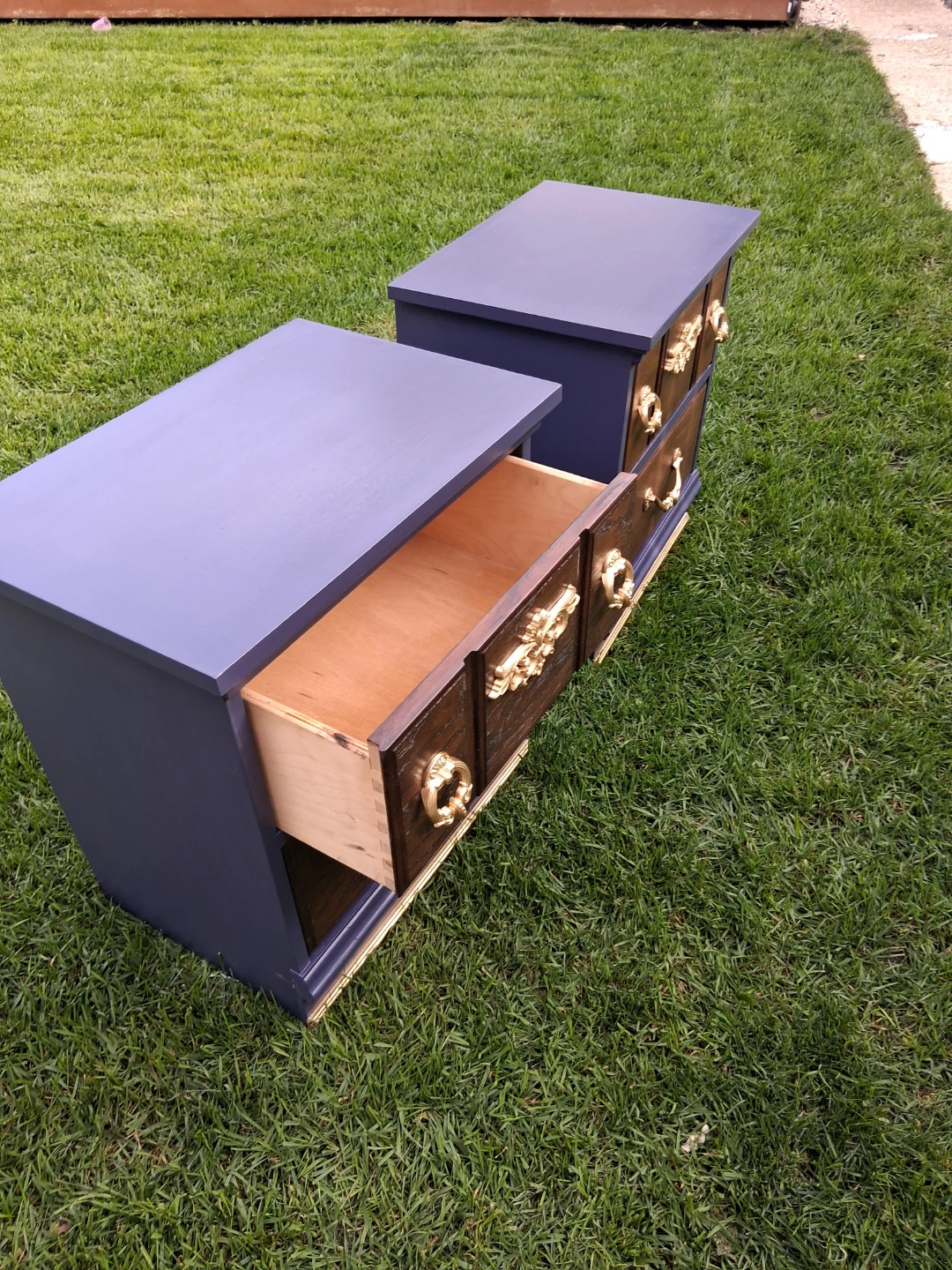 Set of Two Refinished Nightstands - photo 4