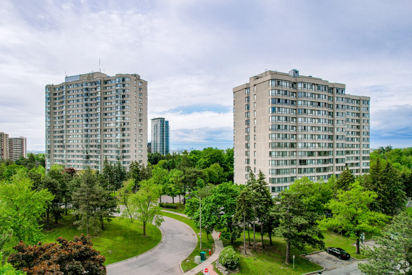 1 Bedroom apartment for Lease transfer/Sub lease at Silver Maple - photo 2