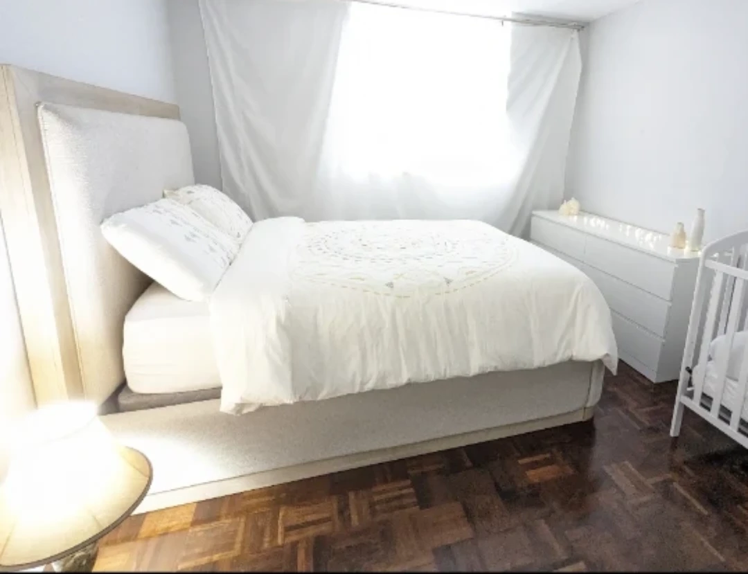 Queen size bed - photo 2