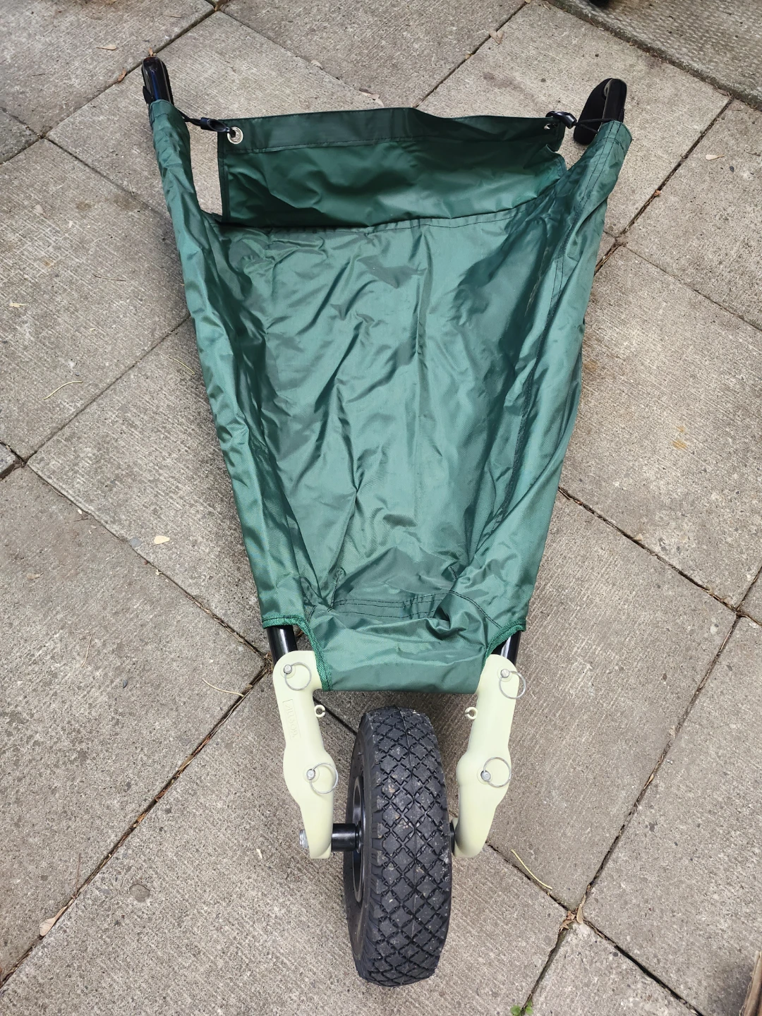 Green Garden Cart with Single Wheel (foldable wheelbarrow) - photo 3