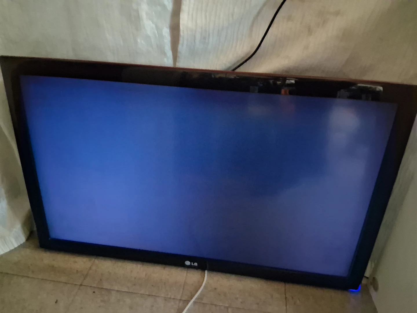 LG Television - photo 2