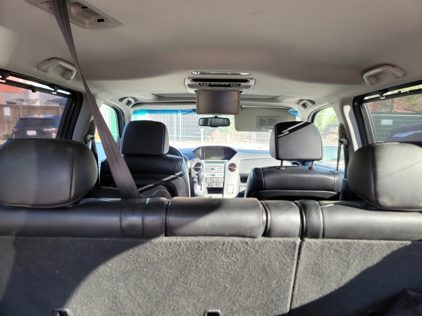 2010 White Honda Pilot SUV - photo 4