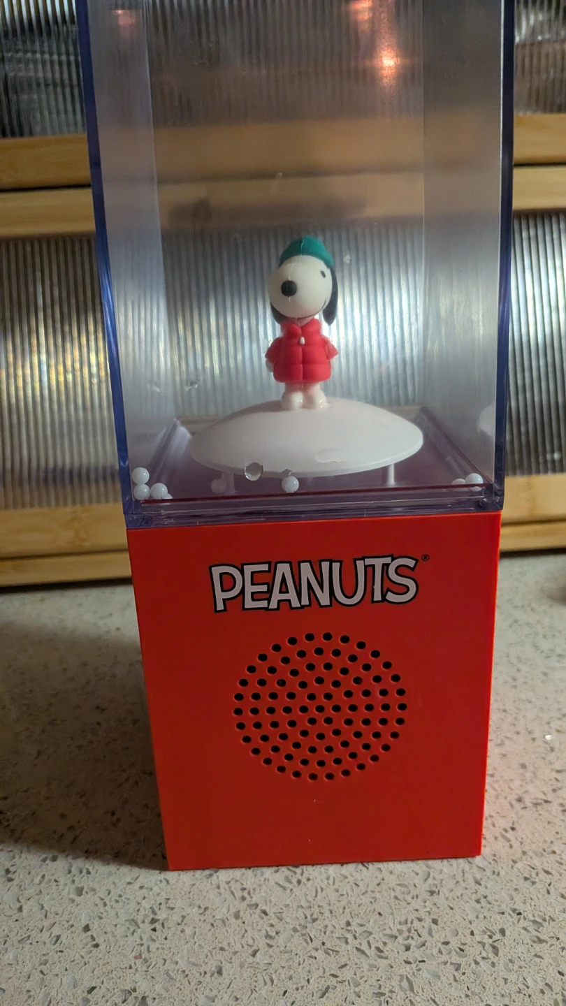 Peanuts Snoopy Bluetooth Snow Water Speaker - photo 2