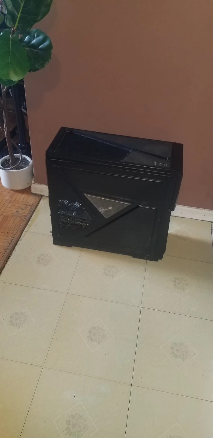 Thermaltake PC Case with Sapphire Nitro GPU