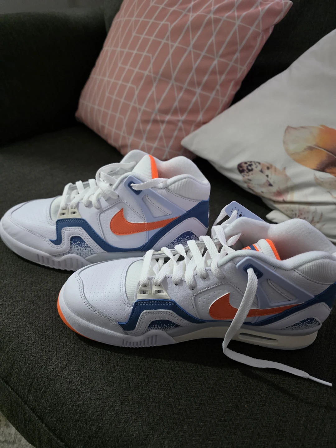 Nike Air Tech Challenge II Sneakers