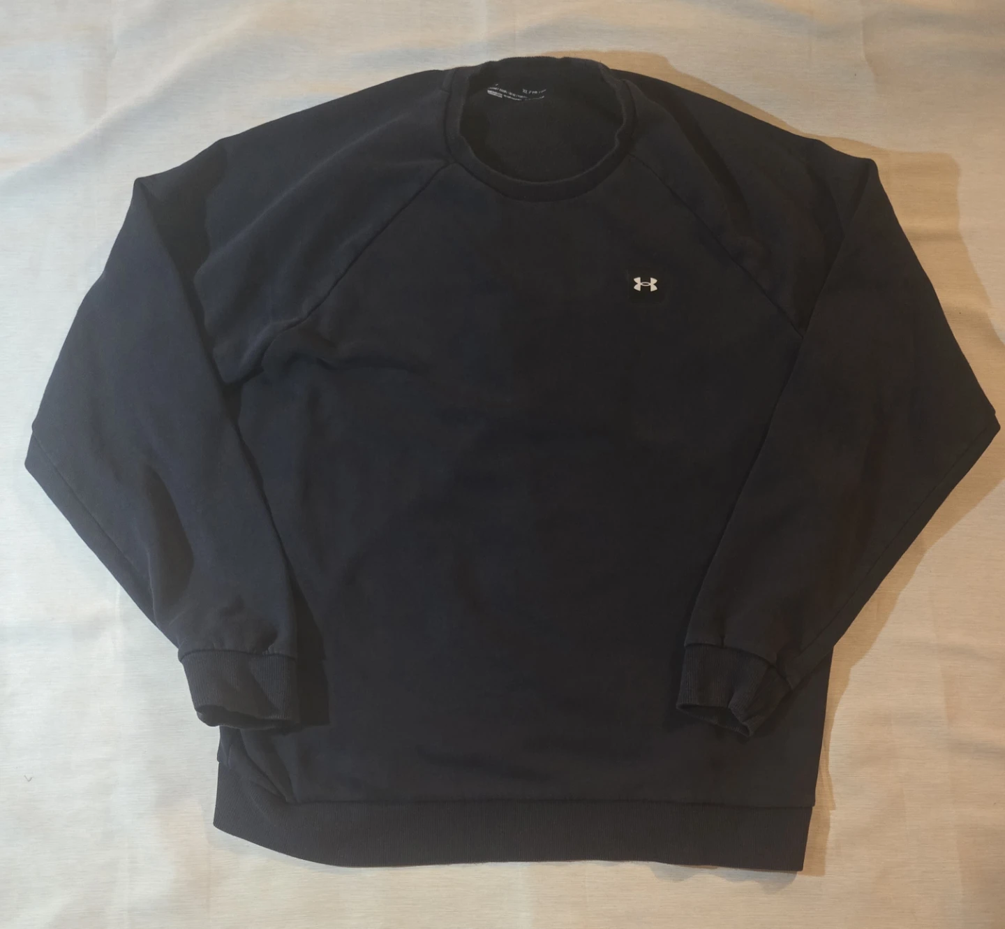 Under Armour Men's Black Fleece Crew Neck Sweatshirt.  X-LARGE.