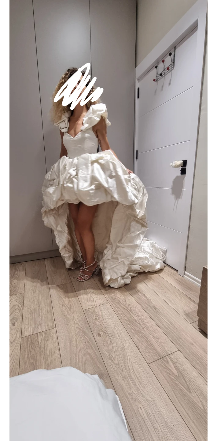 Custom Handmade Bridal Gown — Worn Once 🏈 - photo 2