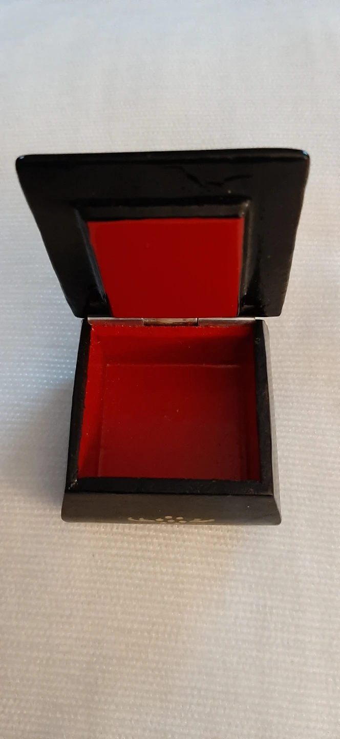 Vintage  hand-painted Russian lacquer trinket box - photo 3