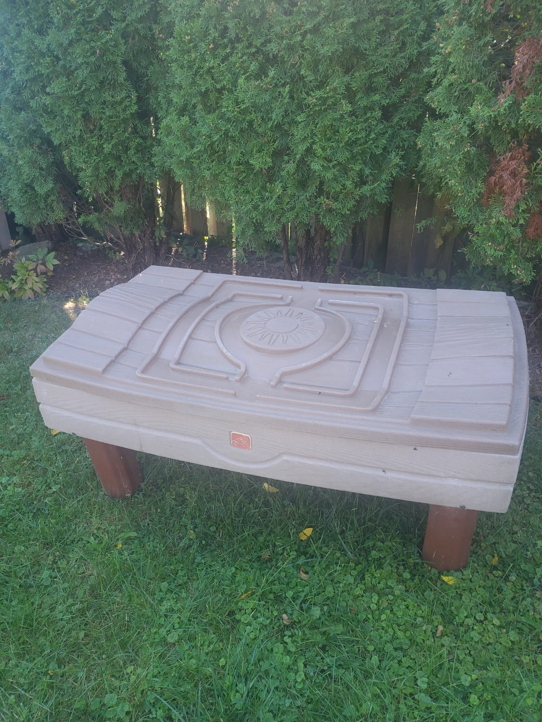 KIDS OUTDOOR WATER TABLE