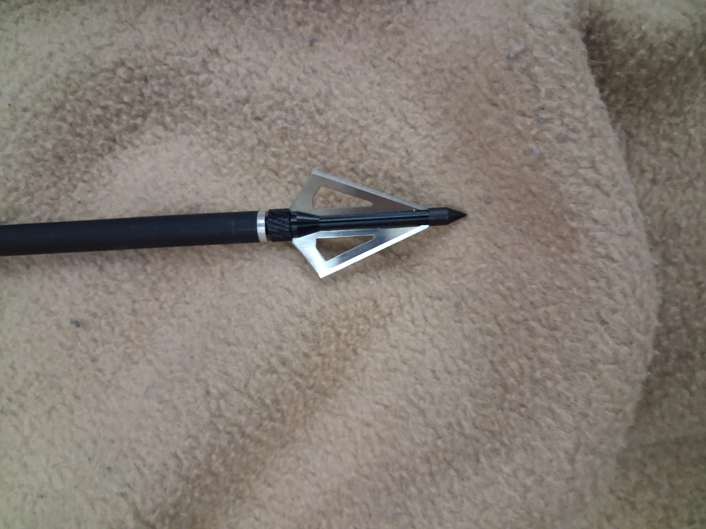 Carbon archery arrow with metal broadhead - photo 2