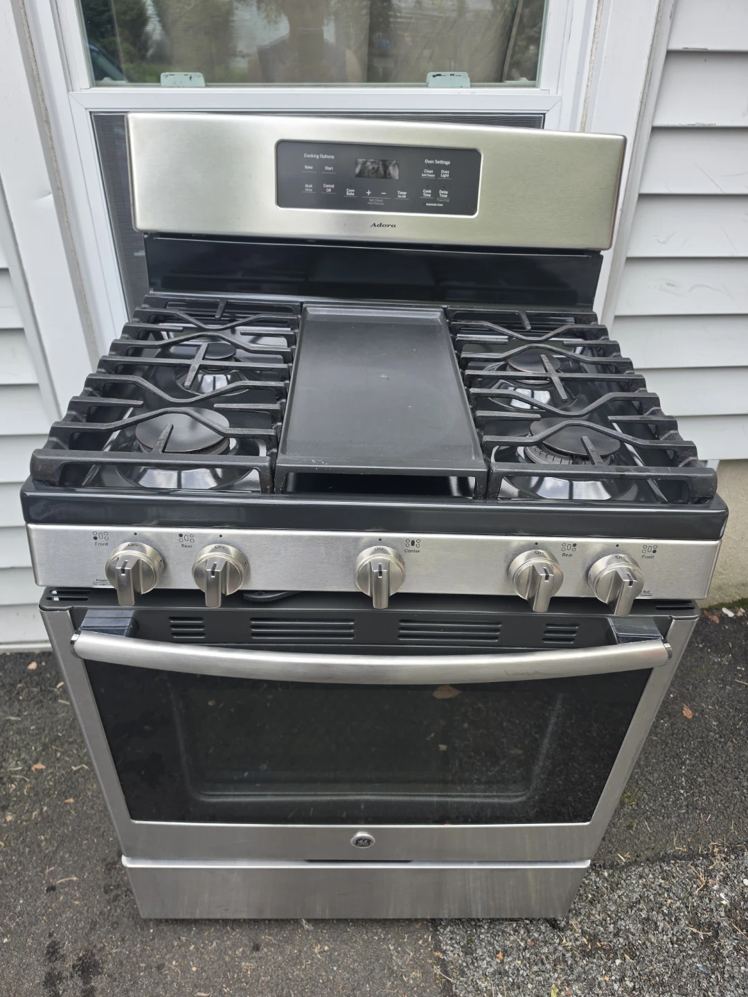 GE Adora Stainless Steel Gas Range - photo 3