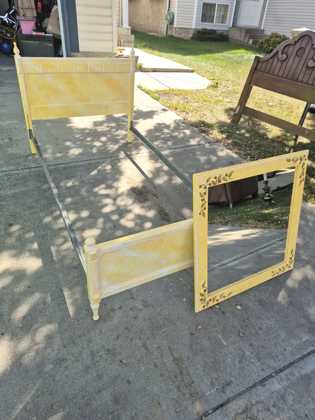 Yellow Single Bed Frame and Mirror - photo 5