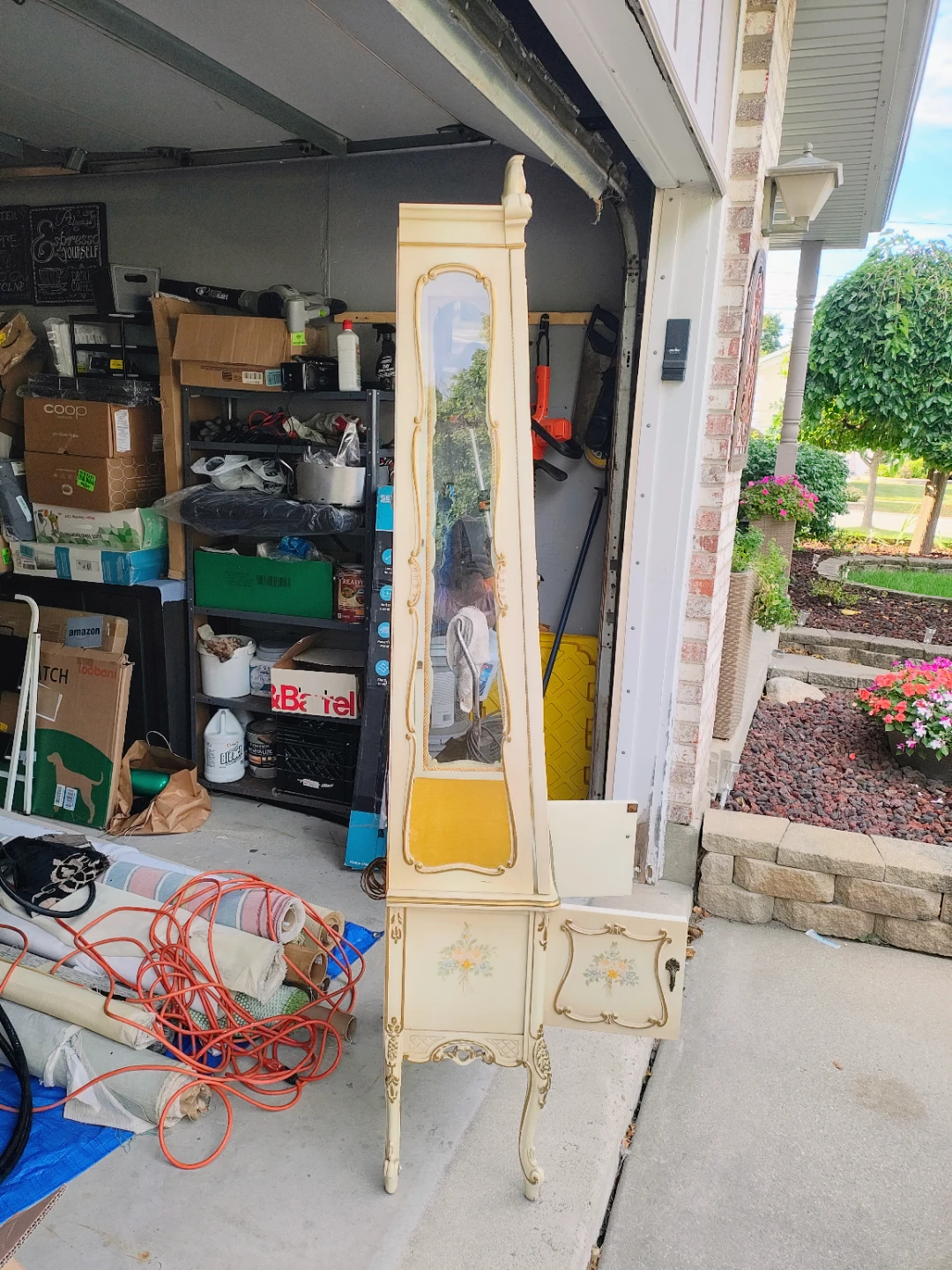 Vintage French Provincial Display Cabinet - photo 3