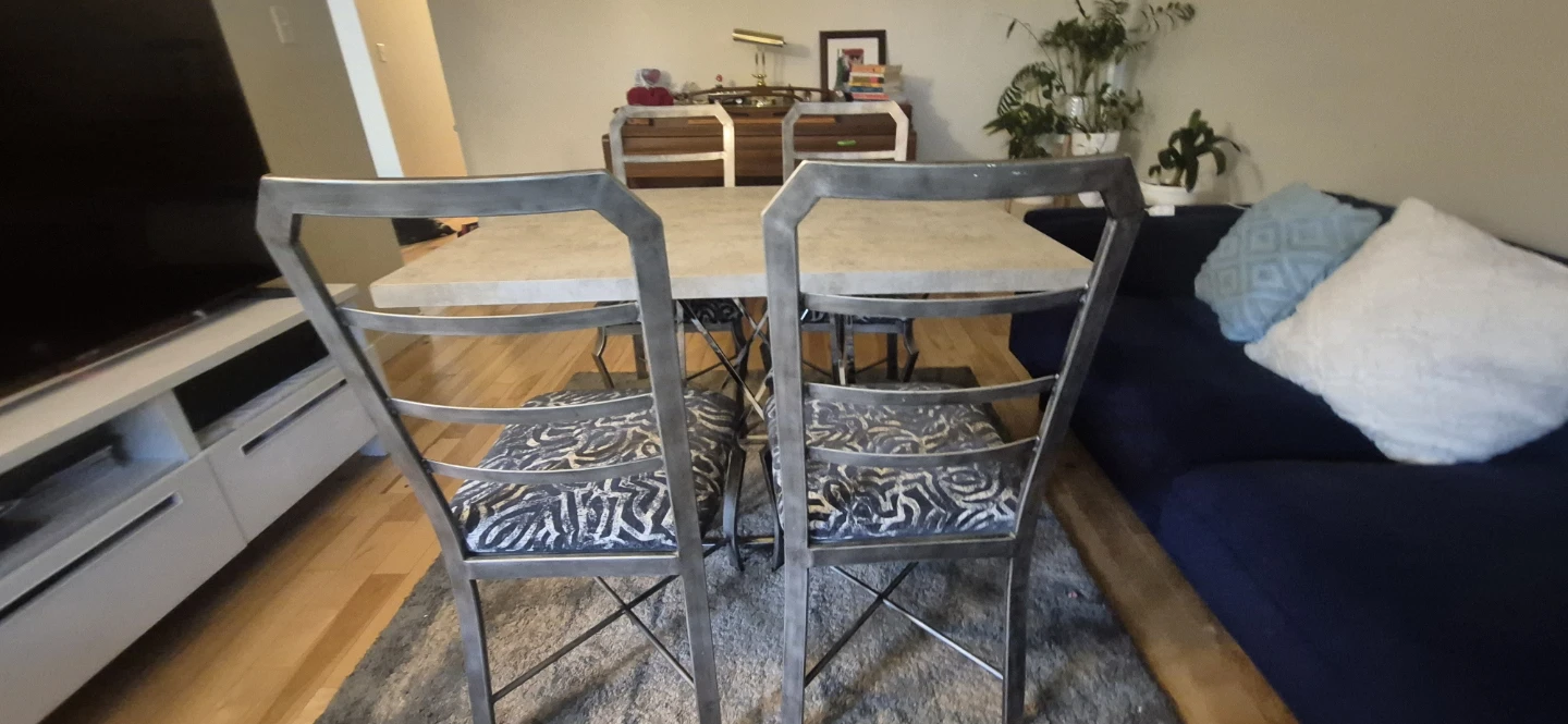 Dinning table with 4 chairs