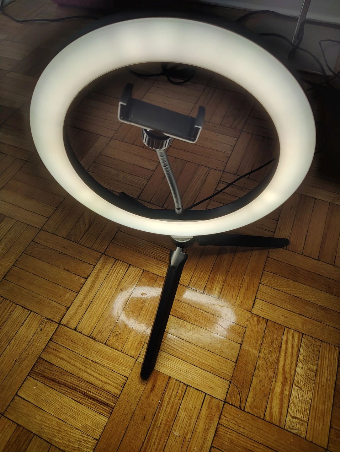 Beauty LED Ring Light with Phone Holder - Black - photo 2