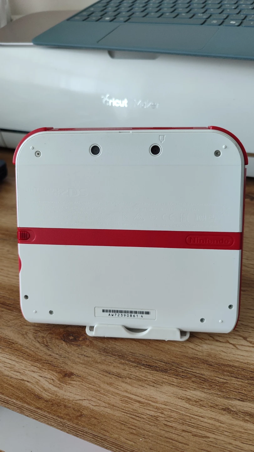 Nintendo 2DS White and Red - photo 4