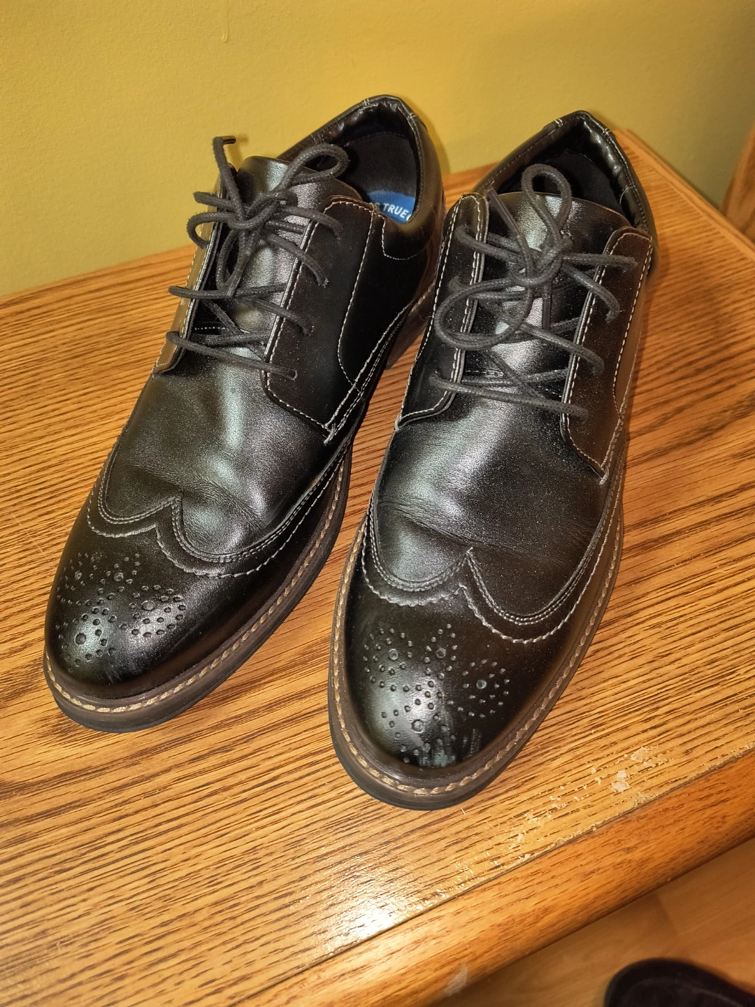 Dress shoes