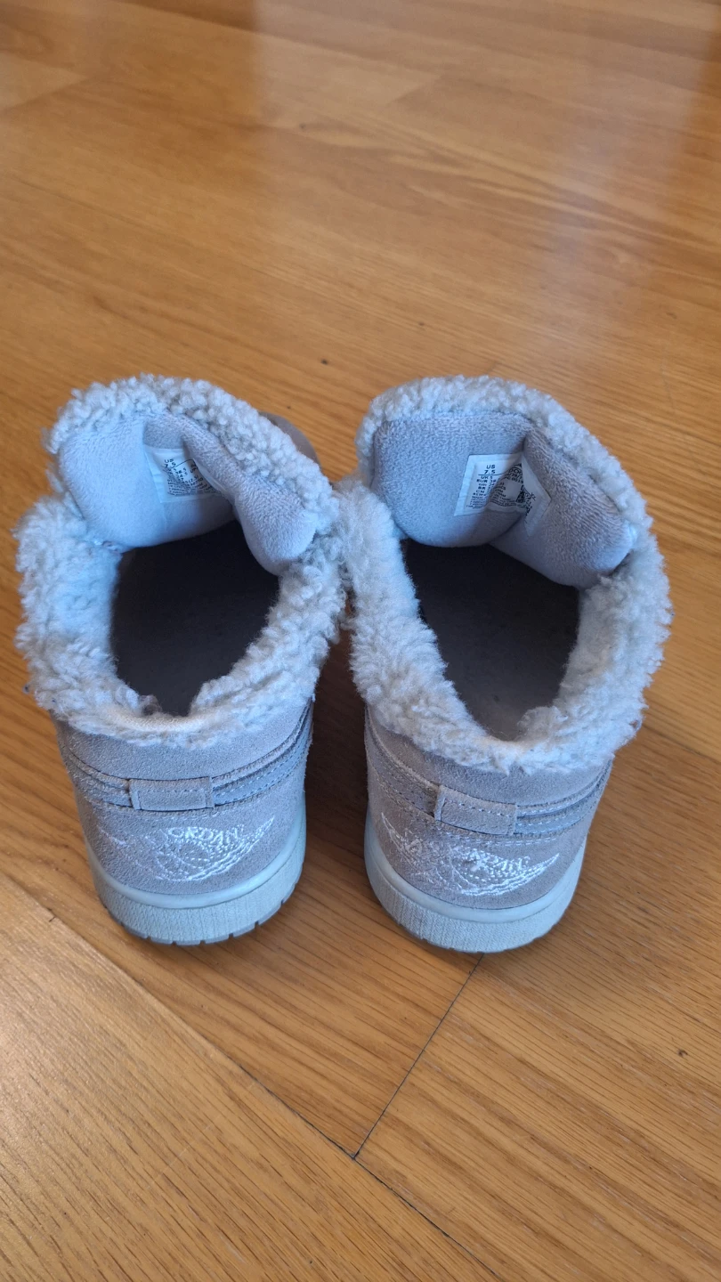 Nike Jordan 1 Low Grey Faux Fur Sneakers US 7.5 - photo 3