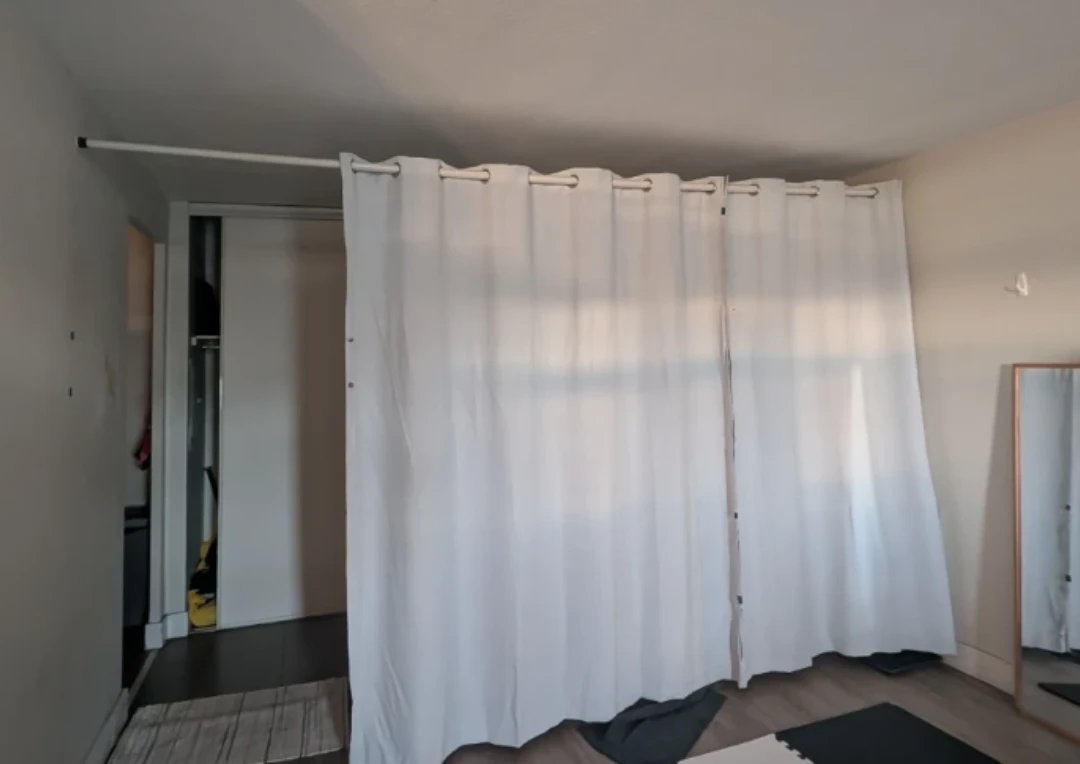142"0 - 160.0" - No drill - White Room Divider Curtain with Rod
