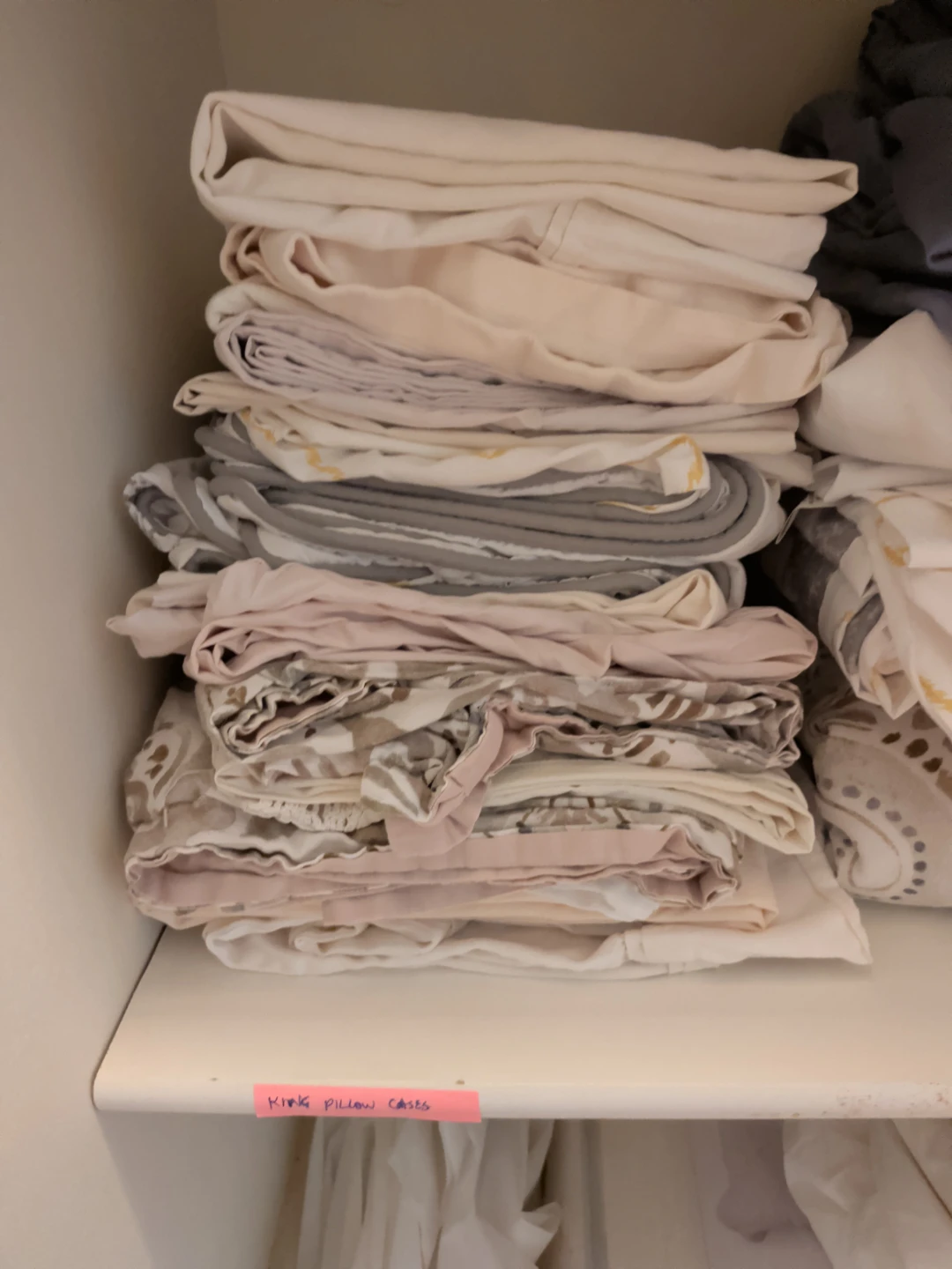 Assorted King Size Top Sheets, Fitted Sheets, and Pillow Cases - photo 3