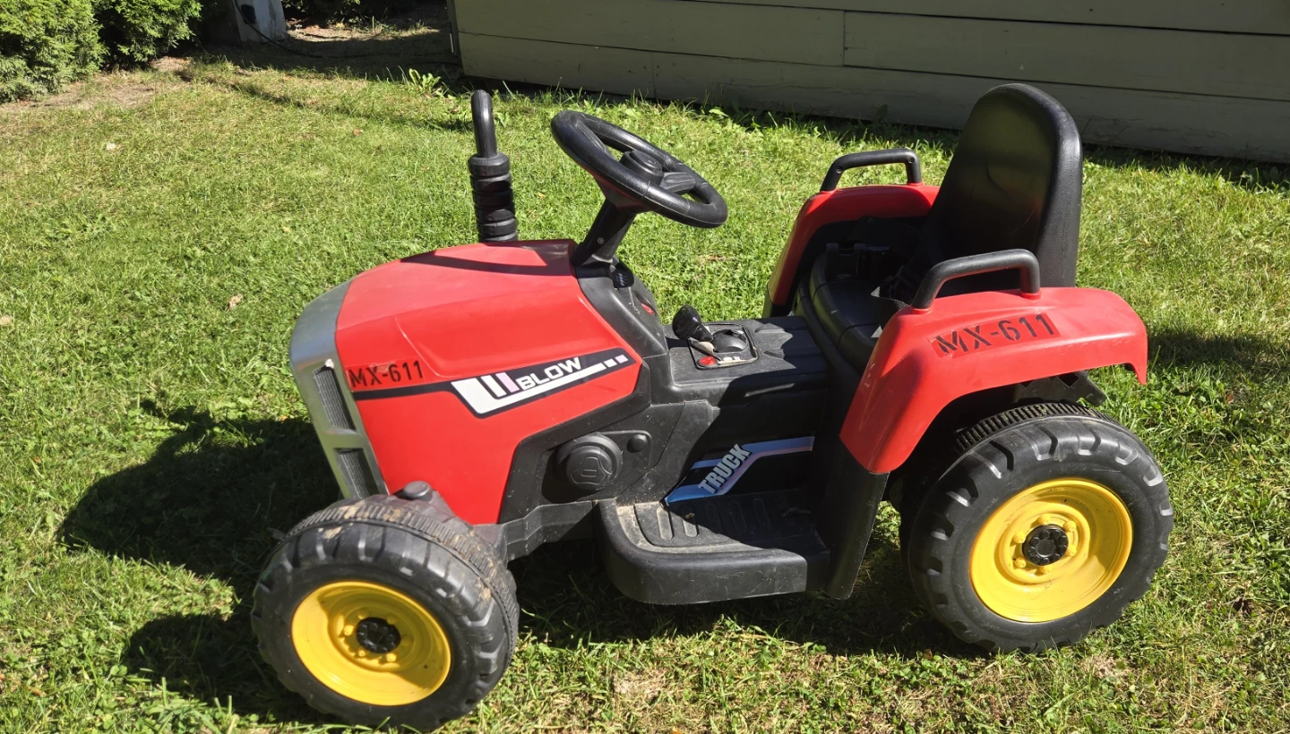 Blow MX-611 Kids Electric Tractor