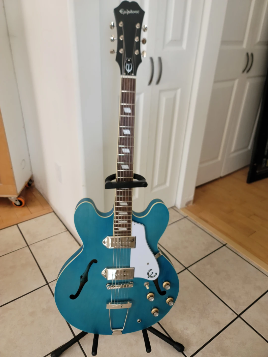 Epiphone Casino Hollow Body Electric Guitar - photo 2