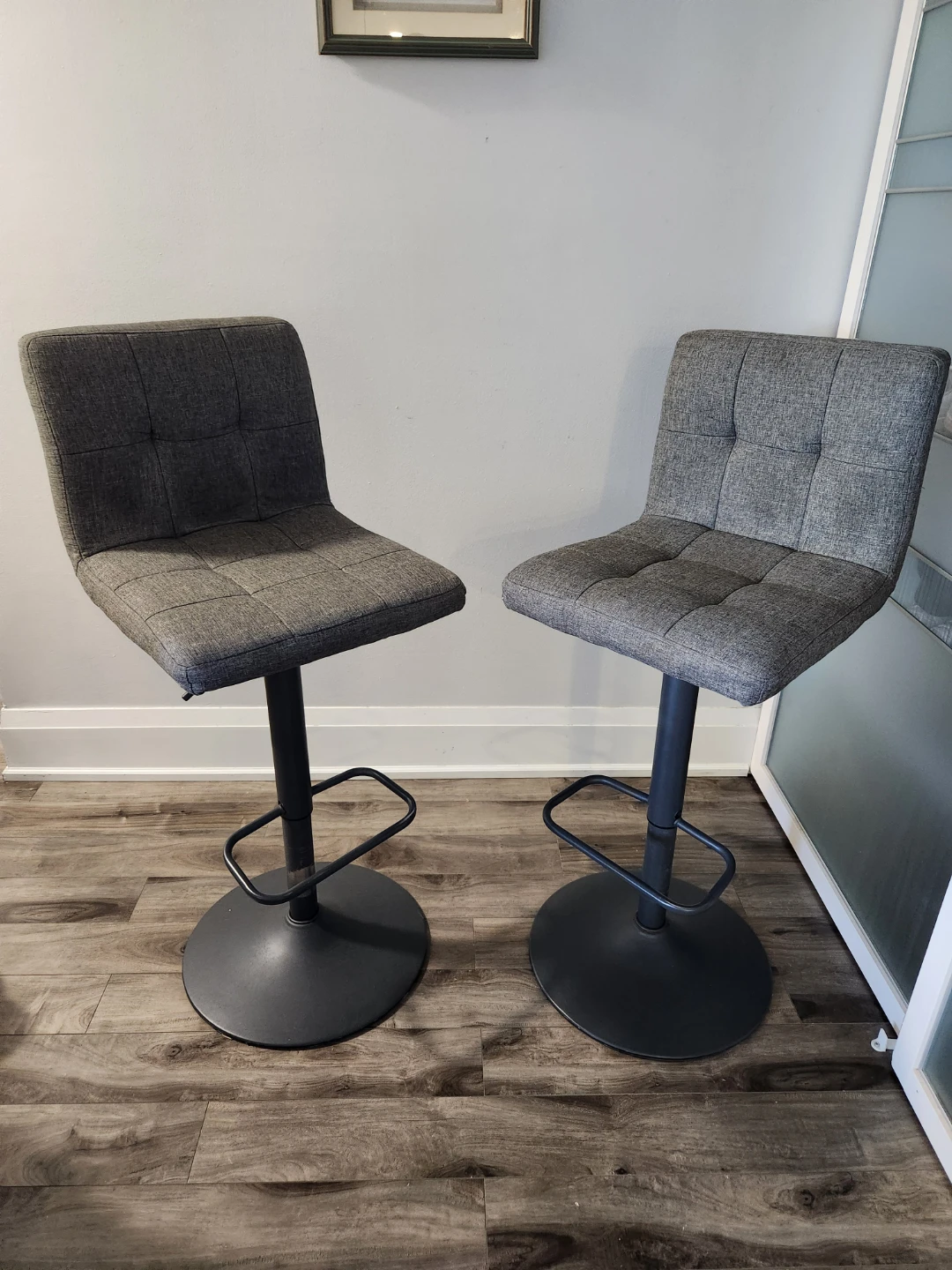🇨🇦  2 Grey Swivel Bar Stools - photo 5