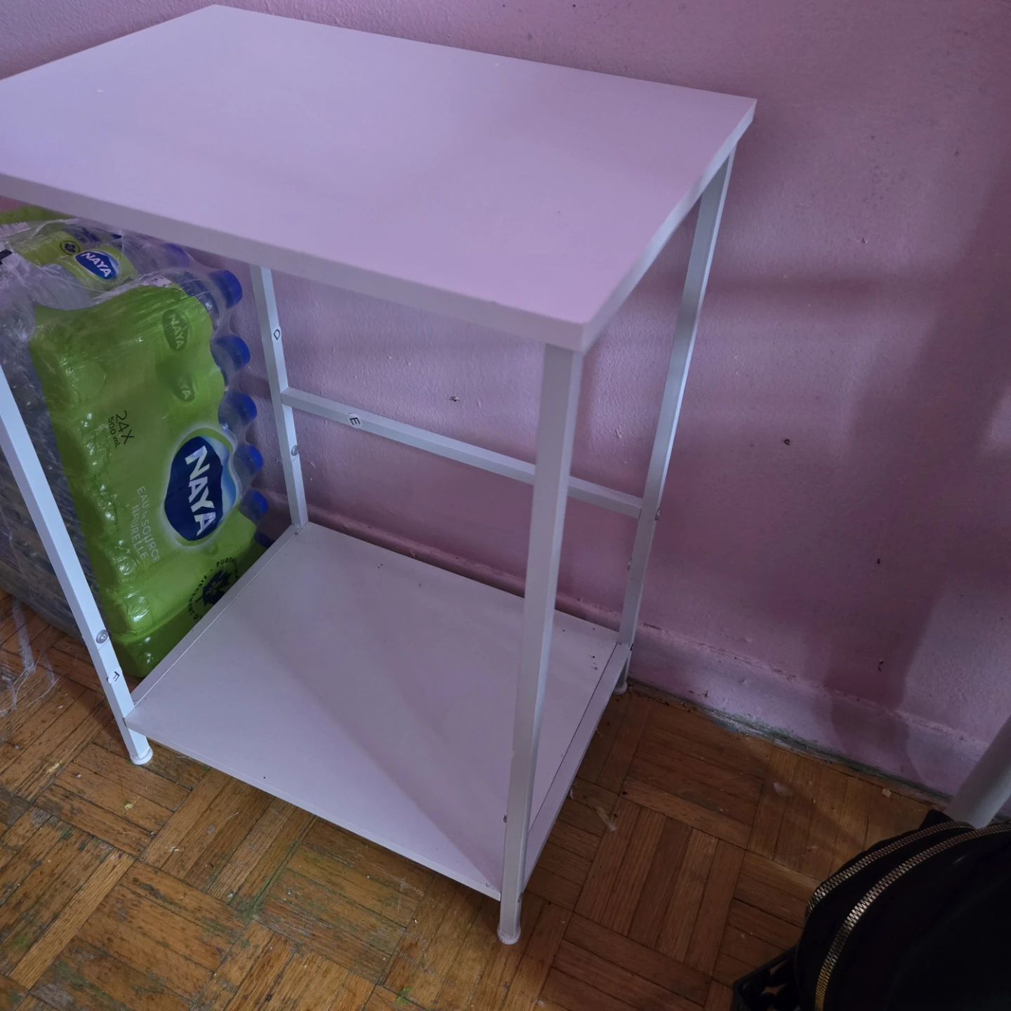 Two like new end tables - photo 2