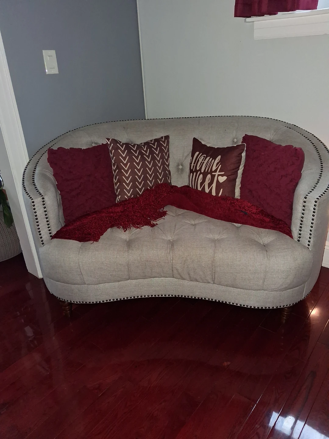 Three Piece Livingroom Furniture - photo 2