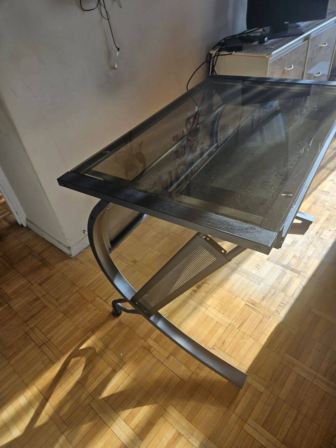 Glass top computer desk - photo 4